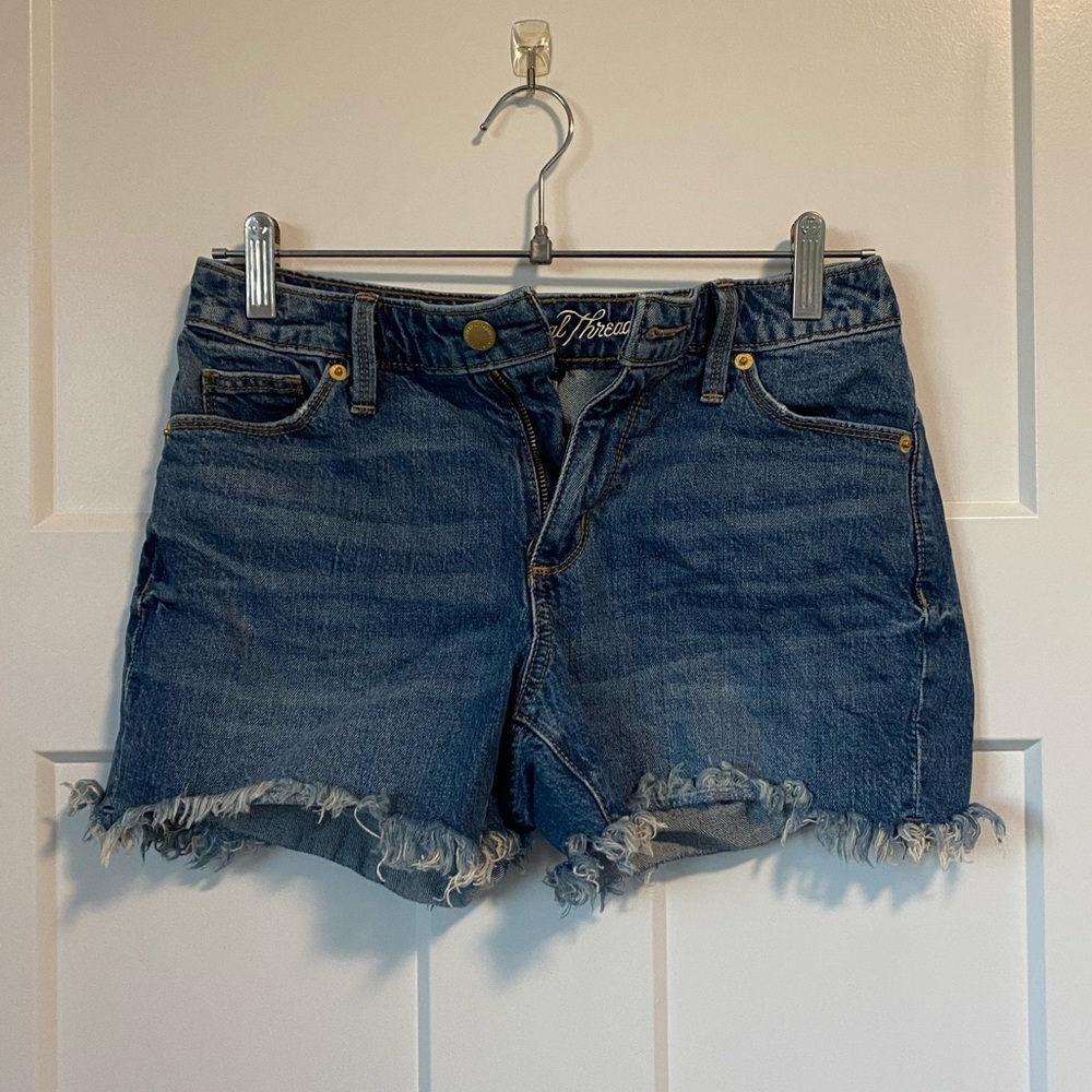 Universal Thread Frayed Hem Jean Shorts